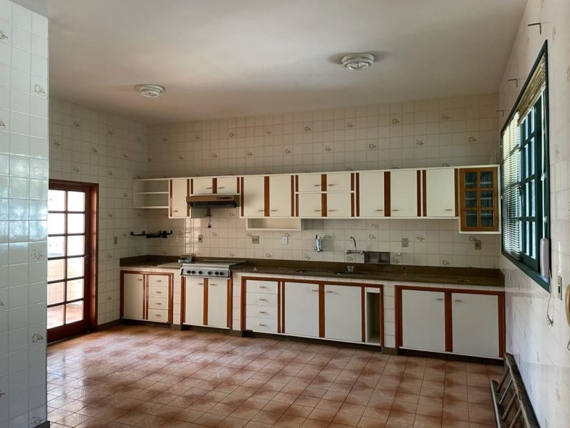 Casa à venda Centro com 220m² e 5 quartos por R$ 1.100.000 - 1730319592-cozinha-bancada.jpeg