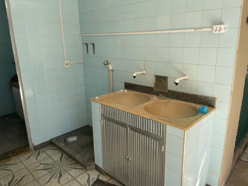 Casa à venda Centro com 220m² e 5 quartos por R$ 1.100.000 - 197120762-lavanderia.jpeg