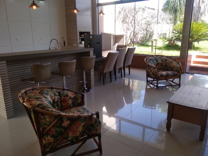 Casa à venda Centro com 350m² e 3 quartos por R$ 800.000 - 1089890569-img-20211116-145635.jpg