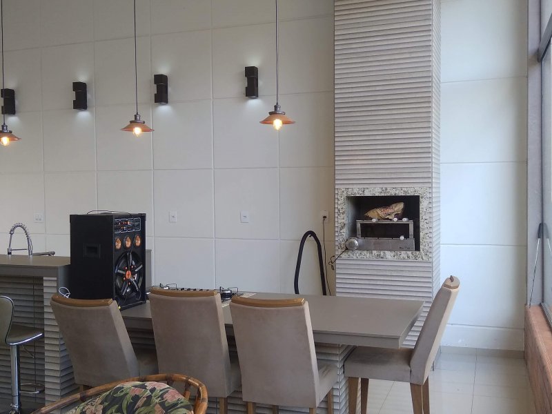 Casa à venda Centro com 350m² e 3 quartos por R$ 800.000 - 1238180574-img-20211116-145949.jpg