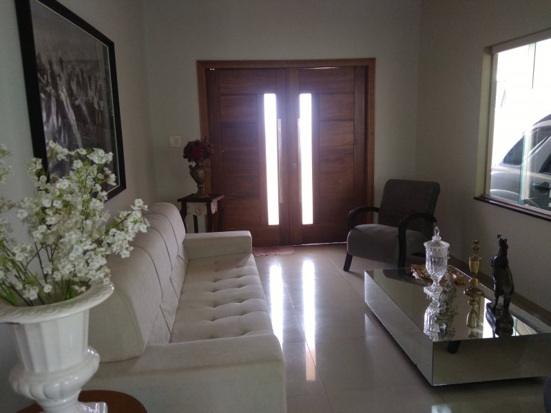 Casa à venda Centro com 350m² e 3 quartos por R$ 800.000 - 49108806-img-20211116-091933.jpg
