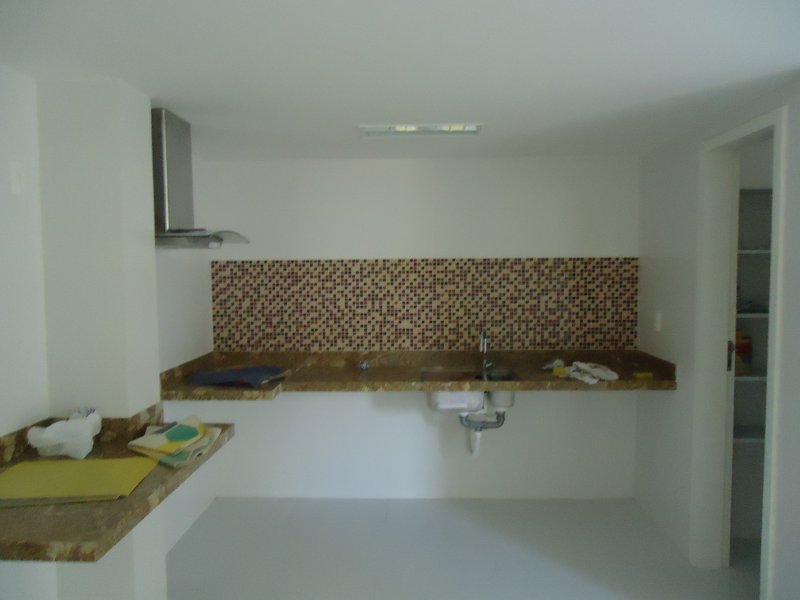 Apartamento à venda Tirol com 100m² e 3 quartos por R$ 500.000 - 770397665-cozinha-pia-exaustor.JPG