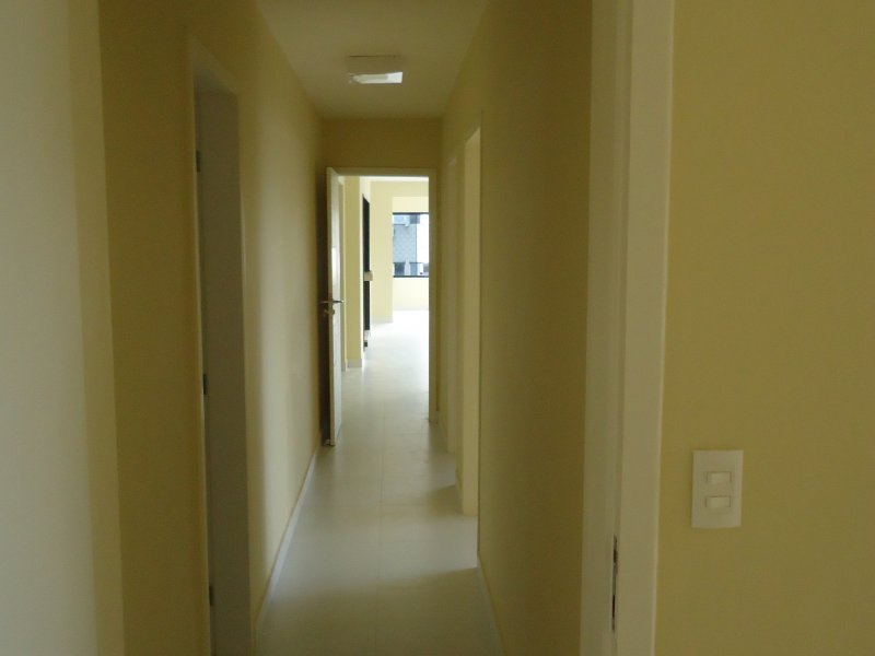 Apartamento à venda Tirol com 100m² e 3 quartos por R$ 500.000 - 874251873-corredor.JPG