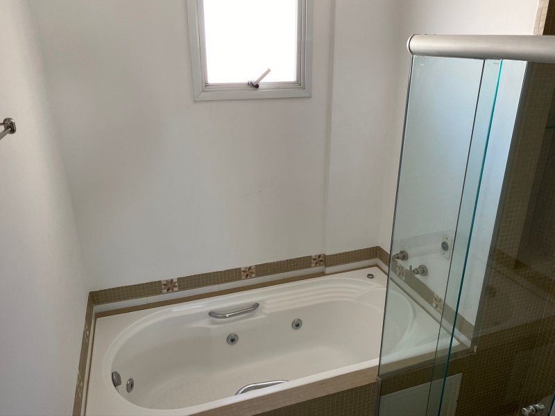 Apartamento à venda Gleba Fazenda Palhano com 236m² e 3 quartos por R$ 1.200.000 - 1211667311-banheira.jpeg