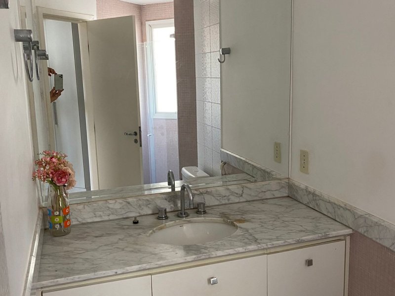 Apartamento à venda Gleba Fazenda Palhano com 236m² e 3 quartos por R$ 1.200.000 - 1239461731-banheiro-julia.jpeg