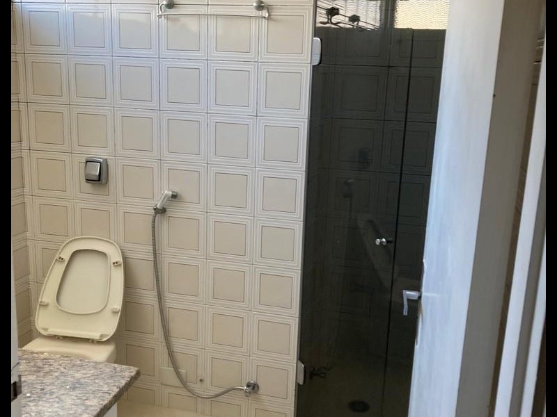 Apartamento à venda Centro com 105m² e 3 quartos por R$ 280.000 - 1209040419-banheiro-suite.jpg