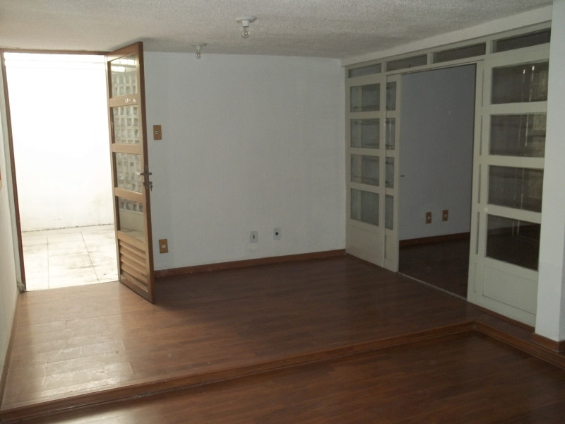 Apartamento à venda Higienópolis com 112m² e 2 quartos por R$ 750.000 - sala-vista-para-sacada-e-quarto-2.JPG
