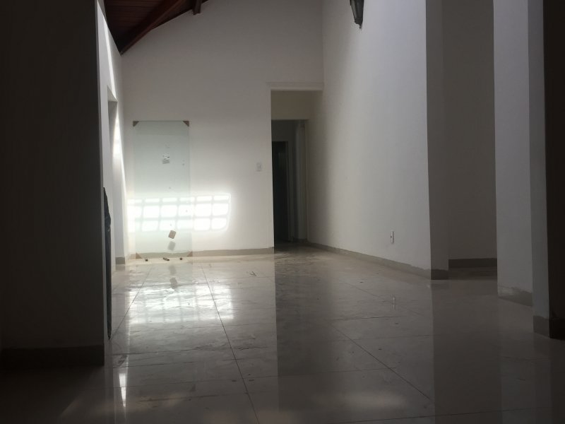 Casa à venda Centro com 350m² e 4 quartos por R$ 695.000 - 2008233719-11a1e253-804b-4361-ac53-59f992a25ba9.jpeg