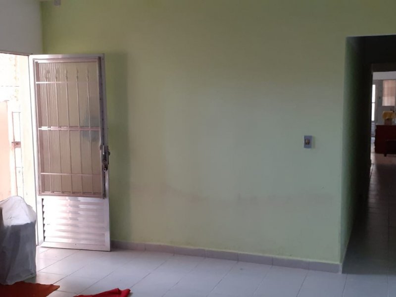 Casa à venda Jardim Santa Fe (Zona Oeste) com 109m² e 3 quartos por R$ 198.000 - 1005202560-sala01.jpeg