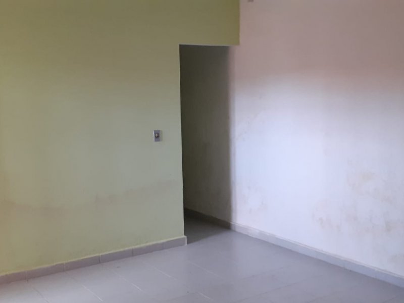 Casa à venda Jardim Santa Fe (Zona Oeste) com 109m² e 3 quartos por R$ 198.000 - 1206280749-sala02.jpeg