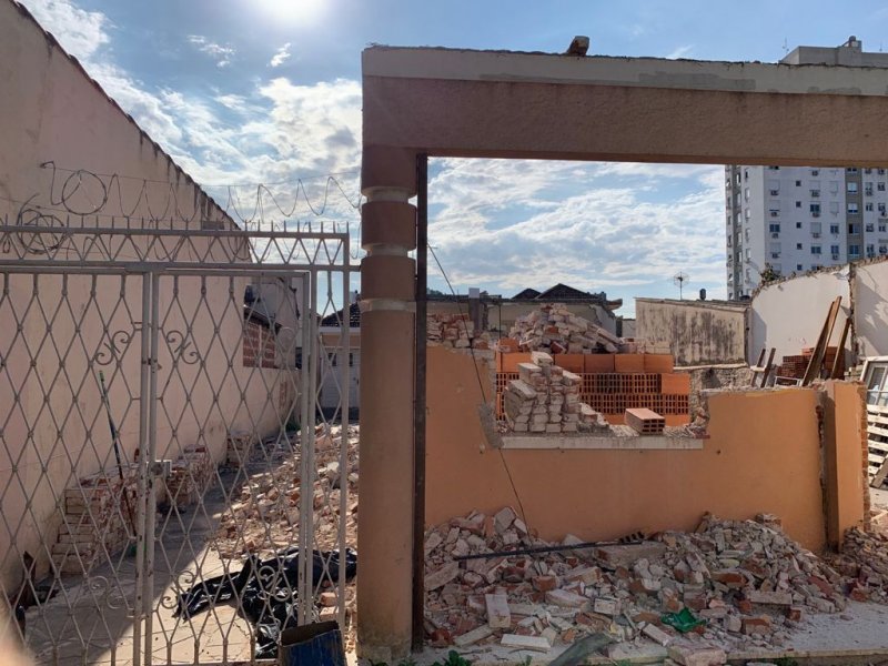 Terreno à venda Partenon com 325m² e 1 quarto por R$ 540.000 - 1860454888-img-20210904-wa0033.jpg