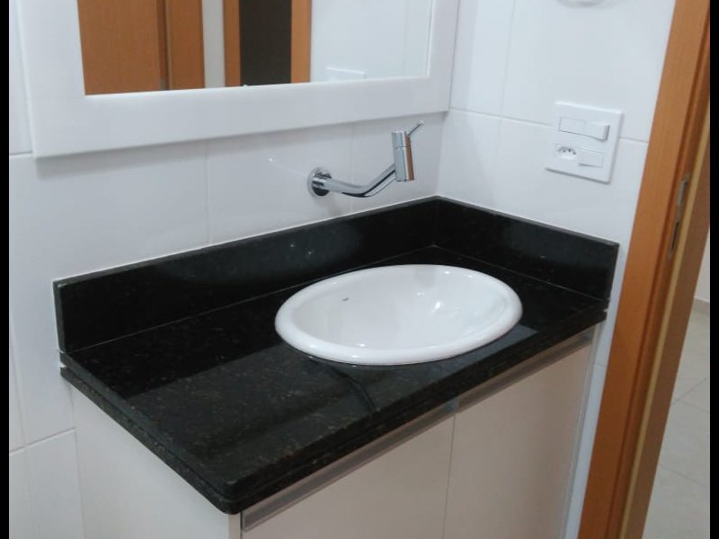 Apartamento à venda Guilhermina com 50m² e 1 quarto por R$ 360.000 - 264975886-12-banheiro-01.jpg