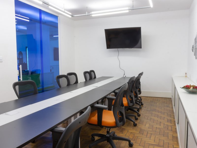Comercial para alugar Bela Vista com 398m² e 1 quarto por R$ 14.000 - 1619181549-viadutos-lab-sala-de-reuniao-raissa-freitas-1.JPG