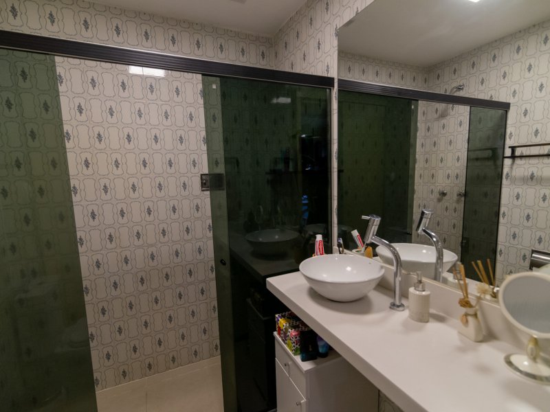 Apartamento à venda Barra da Tijuca com 78m² e 2 quartos por R$ 480.000 - 586200137-ap-1110-d-banheiro-1.jpg