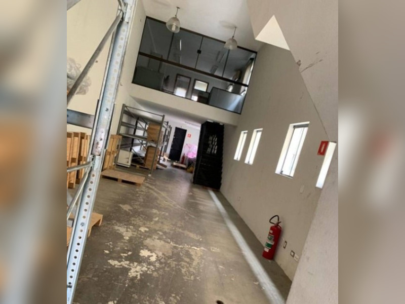 Comercial à venda Jardim das Laranjeiras com 480m² e 1 quarto por R$ 1 - imagem6.jpg