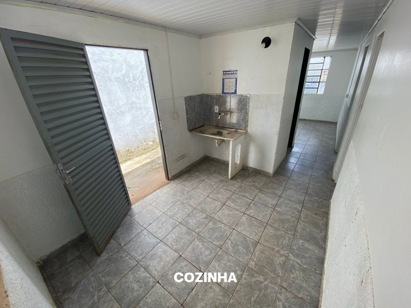 Casa à venda Centro com 200m² e 2 quartos por R$ 250.000 - 176265815-7.jpg