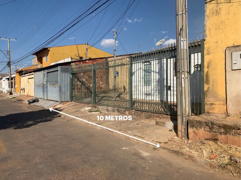 Casa à venda Centro com 200m² e 2 quartos por R$ 250.000 - 1795753941-2.jpg