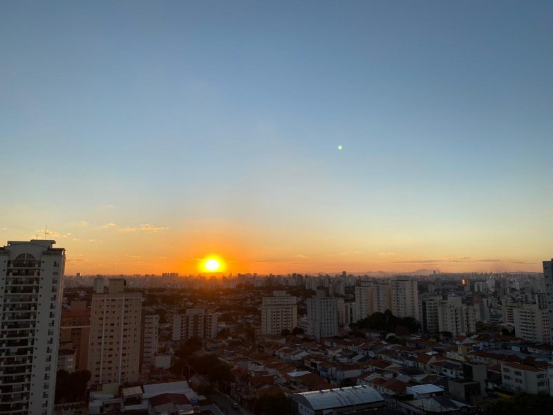 Apartamento à venda Bosque da Saúde com 52m² e 2 quartos por R$ 630.000 - 853551298-por-do-sol-da-sacada.jpeg