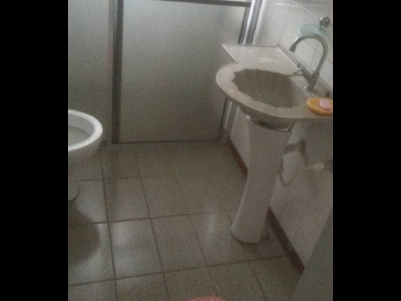 Casa à venda Guilhermina com 115m² e 1 quarto por R$ 320.000 - 478383275-banheiro.jpg