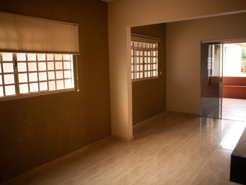 Casa à venda Jardim Aeroporto com 450m² e 2 quartos por R$ 500.000 - 1517282770-swf5173.jpg