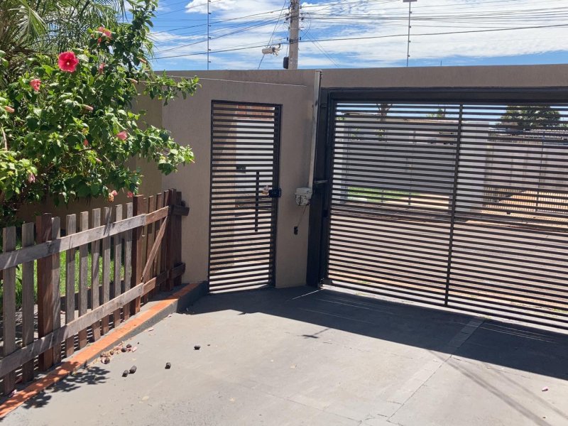 Casa à venda Jardim Aeroporto com 450m² e 2 quartos por R$ 500.000 - 214026258-270315896-471848037663602-7891043920653096697-n.jpg