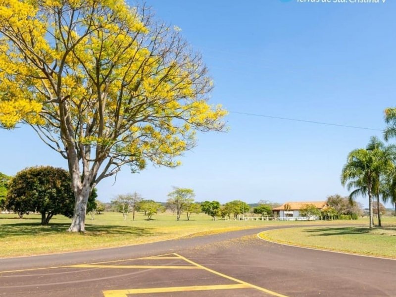 Terreno à venda Centro com 450m² e 1 quarto por R$ 60.000 - 120956532-whatsapp-image-2022-01-17-at-15.jpeg