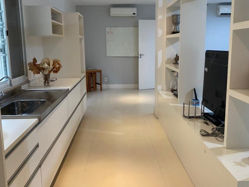 Casa de condomínio à venda Freguesia (Jacarepaguá) com 450m² e 6 quartos por R$ 2.390.000 - 1683098872-0fbb3d6c-fd8f-4b4c-89ba-1b56a3fc8cd9.jpeg