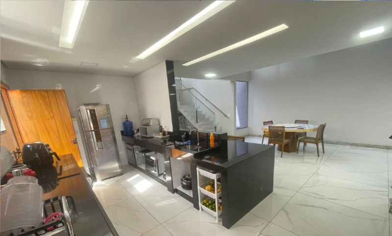 Casa de condomínio à venda Dos Ipês com 308m² e 4 quartos por R$ 1.640.000 - 452919824-cozinha1.png