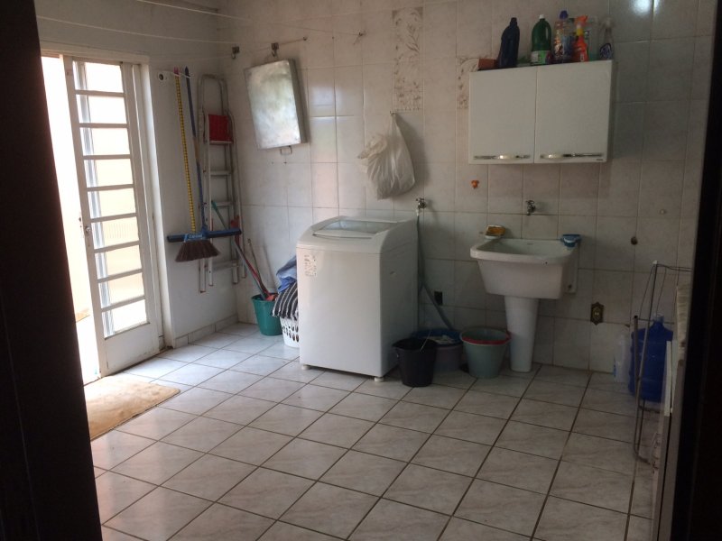 Casa à venda Centro com 258m² e 5 quartos por R$ 750.000 - 230130597-41.JPG