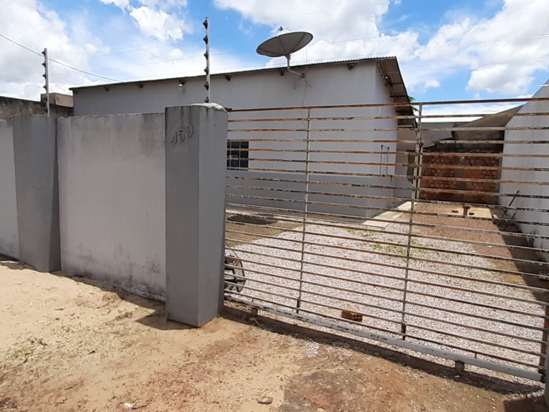 Casa à venda Loteamento Menino Jesus II com 230m² e 2 quartos por R$ 180.000 - 1707718401-20220120-113836.jpg