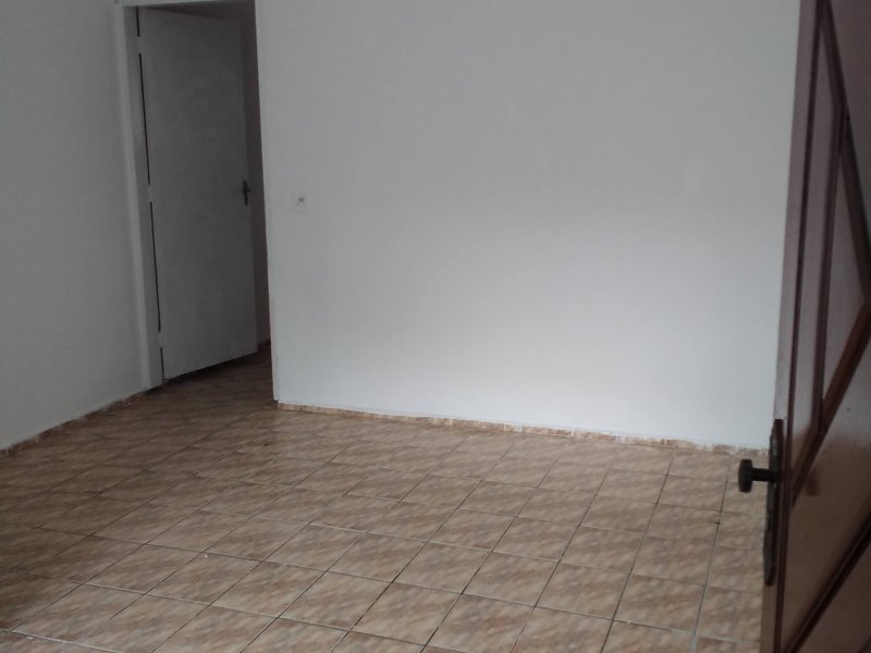 Casa para alugar Terceira Divisão de Interlagos com 50m² e 1 quarto por R$ 1.000 - 767067331-img-20220116-124605.jpg