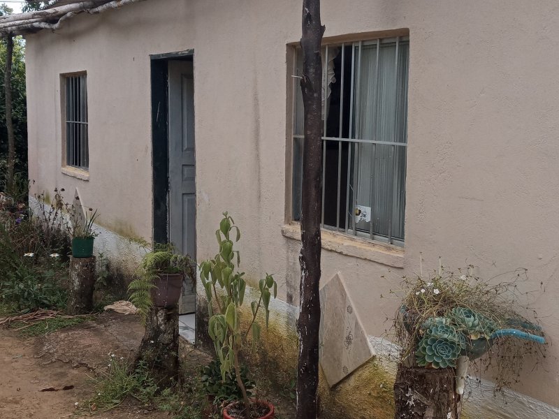 Sítio à venda Centro com 60m² e 5 quartos por R$ 70.000 - 1594893897-1642964000095372182055716968201.jpg