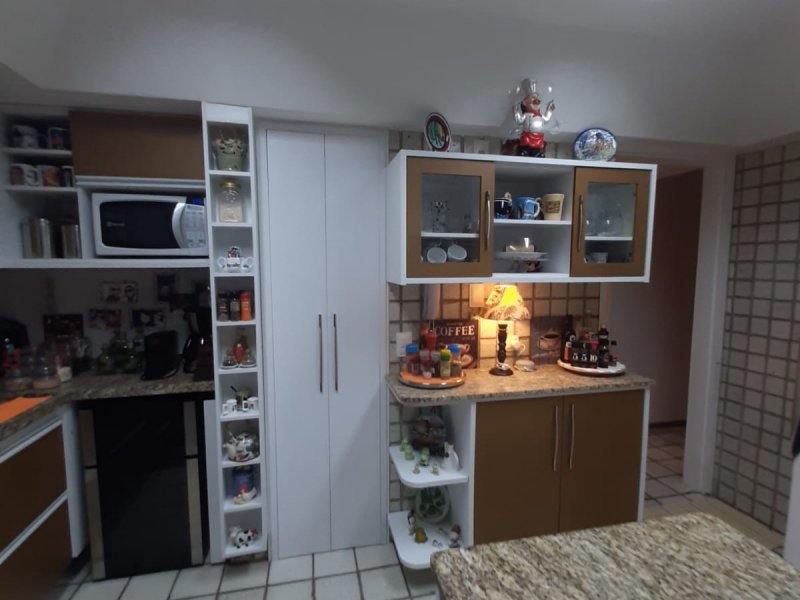 Apartamento à venda Candeias com 180m² e 4 quartos por R$ 890.000 - 1705599140-img-20220125-wa0158.jpg