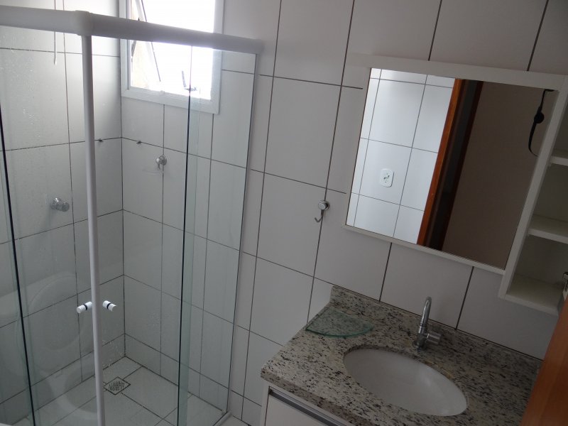 Apartamento à venda Centro com 71m² e 2 quartos por R$ 285.000 - 693452107-banheiro-2.JPG