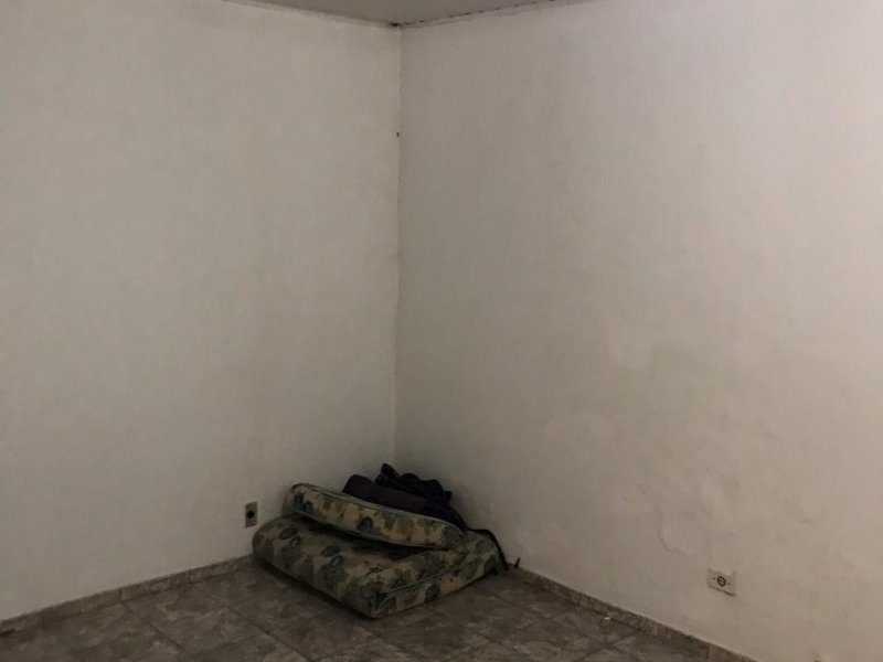 Casa à venda Alto de Pinheiros com 145m² e 2 quartos por R$ 580.000 - 1138226737-quarto-casa-fundos.jpg