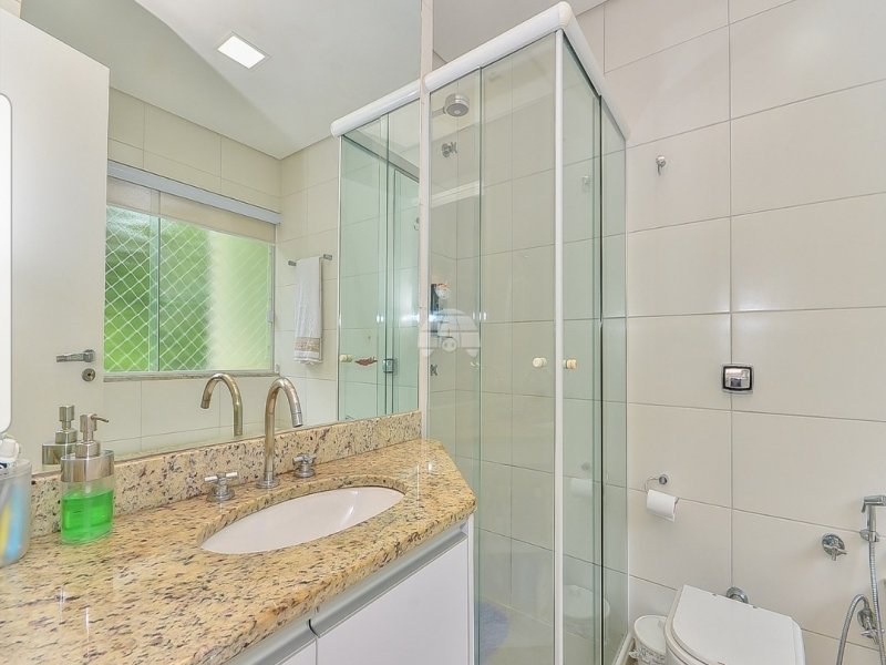 Casa de condomínio à venda Santa Candida com 226m² e 3 quartos por R$ 980.000 - 1344242388-img-20220125-wa0027.jpg