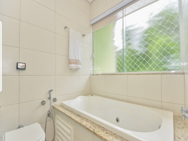 Casa de condomínio à venda Santa Candida com 226m² e 3 quartos por R$ 980.000 - 1355887540-img-20220125-wa0038.jpg