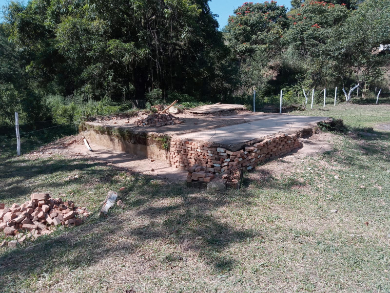 Terreno à venda Quirino com 584m² e 1 quarto por R$ 100.000 - 1165703253-img-20220810-wa0041.jpg