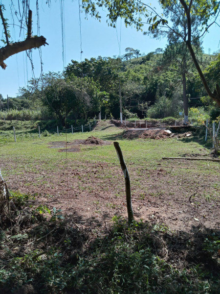 Terreno à venda Quirino com 584m² e 1 quarto por R$ 100.000 - 1261137595-img-20220810-wa0044.jpg