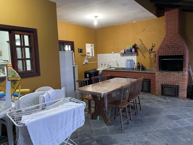 Casa à venda Cibratel II com 160m² e 3 quartos por R$ 440.000 - 1693457628-ef48c7f6-4ee7-4c1e-972a-df4ee5cc8e83.jpeg