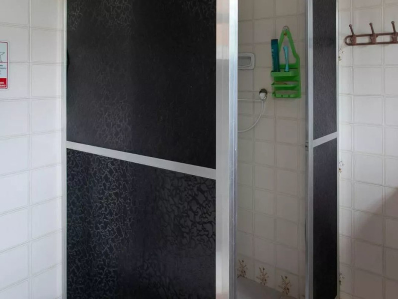 Terreno à venda Vargem Pequena com 732m² e 1 quarto por R$ 800.000 - banheiro-externo-1.jpg