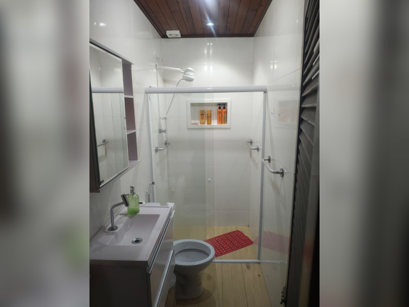 Terreno à venda Vargem Pequena com 732m² e 1 quarto por R$ 800.000 - banheiro-sala-2.jpeg