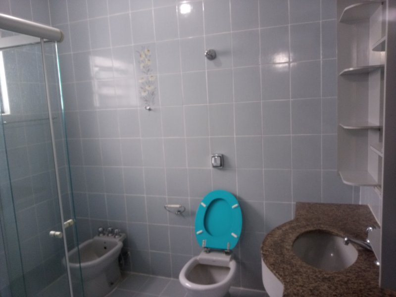 Casa para alugar Jardim Fortaleza  com 200m² e 4 quartos por R$ 5.000 - 421241643-wc-suite.jpg