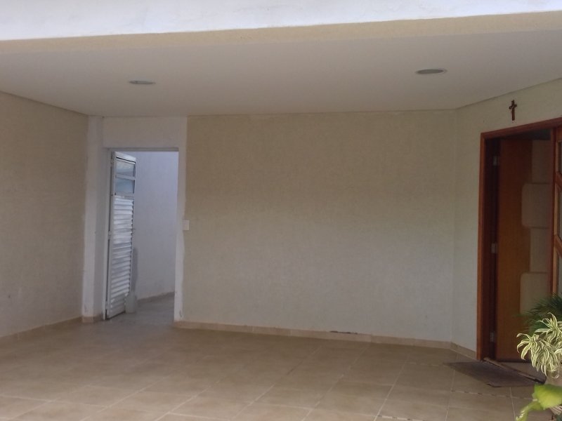 Casa à venda Jardim Yeda com 330m² e 4 quartos por R$ 730.000 - 1366249767-garagem-2.jpg