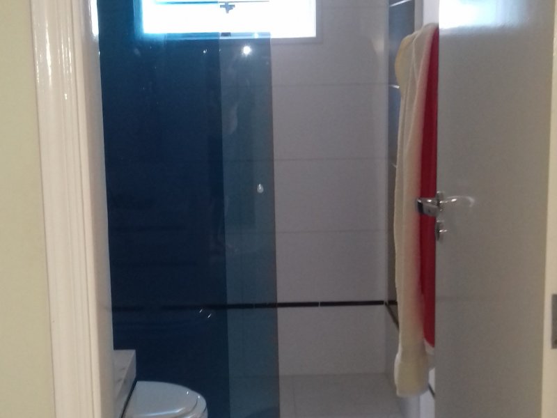 Casa à venda Jardim Yeda com 330m² e 4 quartos por R$ 730.000 - 1487078753-banheiro-azul-1.jpg