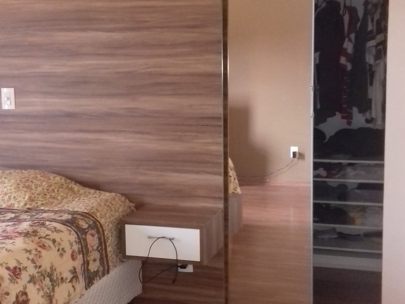 Casa à venda Jardim Yeda com 330m² e 4 quartos por R$ 730.000 - 174086451-quarto-casal-closet.jpg
