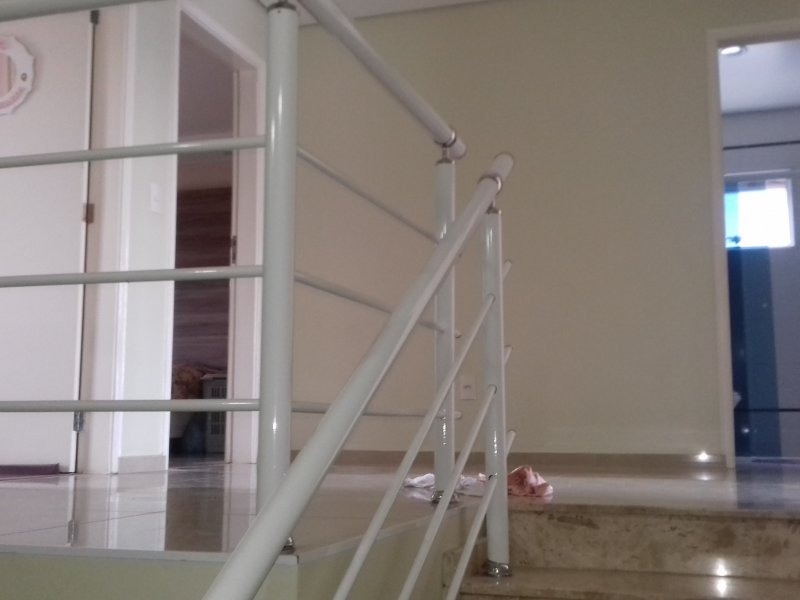 Casa à venda Jardim Yeda com 330m² e 4 quartos por R$ 730.000 - 1753715815-corredor-central-sobrado.jpg