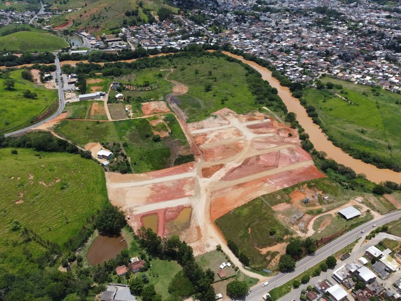 Terreno à venda Centro com 220m² e 1 quarto por R$ 65.000 - 1495662007-dji-00019.JPG