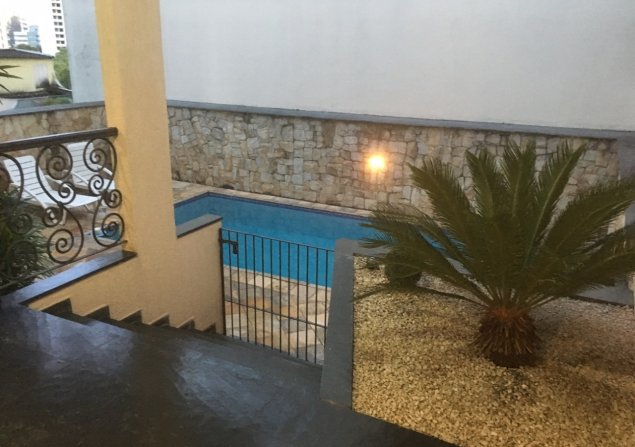 imóvel com 331m²