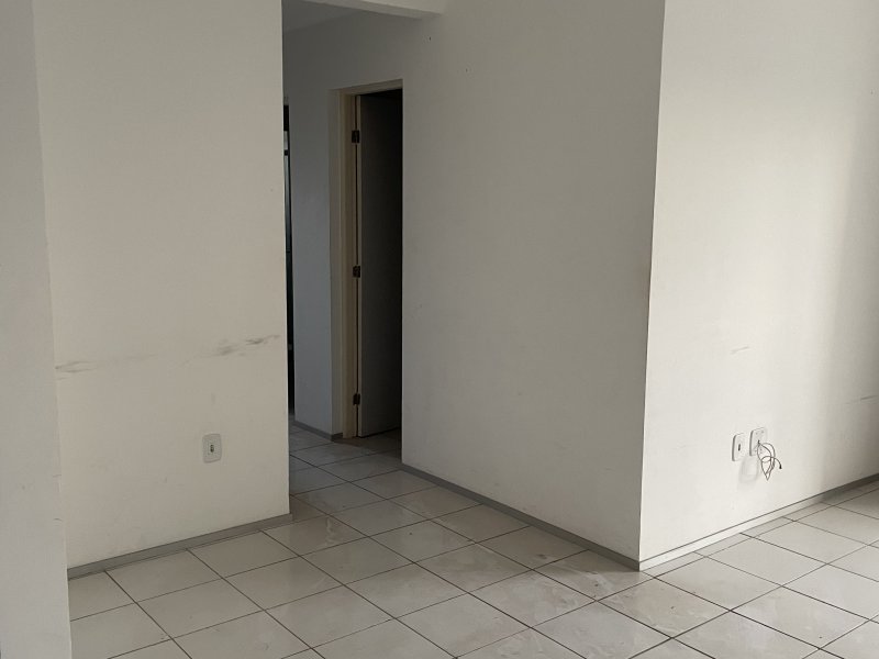 Apartamento à venda Jereissati II com 66m² e 3 quartos por R$ 210.000 - 1434057090-34e28414-9981-4305-99be-3708bdfc2838.jpeg